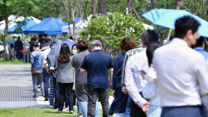 수도권 내 코로나19 확진자 늘자 생활치료센터 추가 확보 나서