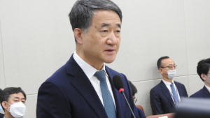 박능후 “수도권 집단감염 사례 보면 코로나19 쉽게 끝나지 않을 것”