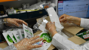 18일부터 공적마스크 10장씩 살 수 있다…중복구매 확인제도는 유지