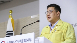 정총리 “방문판매업체 등 감염사례 발생하는 취약시설 적극적 조치 주문”