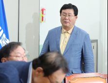 설훈 “윤석열 물러나는 것이 상책…행정이 제대로 돌아가겠나”