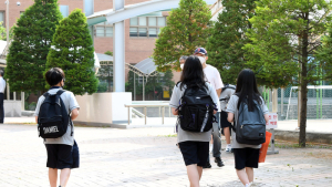 학교 등교한 서울소재 초등학교 6학년생 코로나 확진
