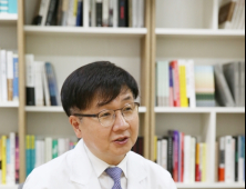 병원 손 뻗치는 인공지능...