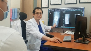 [칼럼] 퇴행성관절염, 65세 이상 말기환자는 인공관절치환술 고려해야