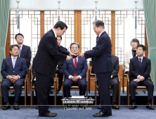 1년 만에 진보·보수 뒤집힌 윤석열 지지층 [리얼미터]
