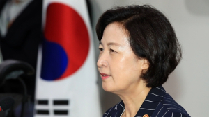 추미애 윤석열 때리기… ‘방어’하는 野vs ‘같이’ 때리는 與