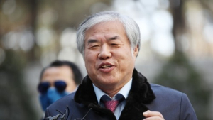 사랑제일교회 5번째 명도집행 또 무산…신도들 극렬 저항