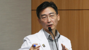 이국종 교수, 아주대 리턴…외상연구소장에 임명
