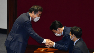 삼임위원장 투표 마친 이낙연 의원