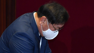 상임위원장 투표하는 김태년 원내대표