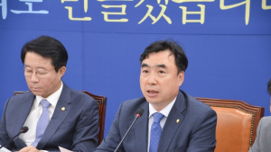 정무위원장에 더불어민주당 '윤관석' 의원 선출