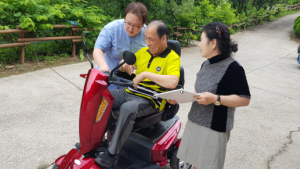 (사)한국노인복지중앙회, 전공스쿠터 지원하여 이동 약자 어르신의 편의 증진