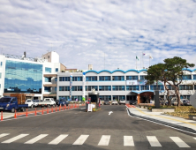 의성군립도서관, 영유아에 북스타트 책꾸러미 선물