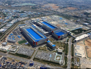 반도체로 손잡는 삼성-인텔…美매체 소식에<br> 주가 들썩