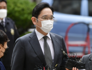 이재용, 가짜편지 논란 속 첫 옥중 메시지…