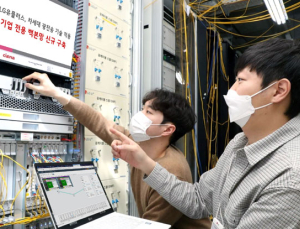 LG유플러스 ‘트래픽 걱정 끝’…기업전용 광전송 백본망 구축  