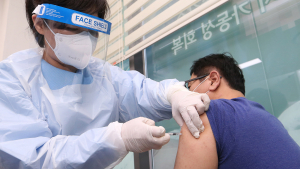 가족·지인 연쇄 감염 비상…전국서 확진자 속출