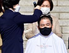 [영상] 최승재 의원 '소상공인 손실보상 소급적용' 촉구 삭발 결의식