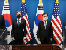 [쿠키포토] 나란히 선 한미 외교⋅국방장관