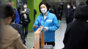 문재인 정부 레임덕 가속화?… 늘어가는 ‘각자도생’