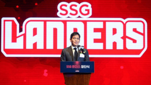 “이기는 한 해” 정용진, 야구 베팅…유통·스포츠 시너지 나타날까