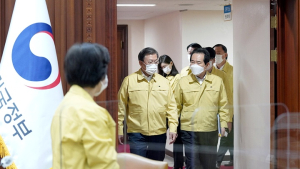 文 대통령 vs 오세훈, '서울형 거리두기' 놓고 정면충돌?