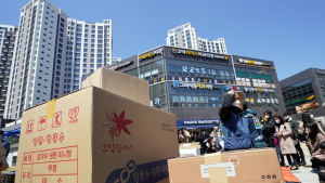'택배갈등' 고덕동 아파트, 14일부터 입구까지만 배달