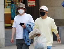 '초여름 날씨'에 가벼워진 옷차림