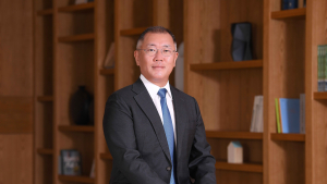 현대차 총수 등극한 정의선…지배구조 개편 박차