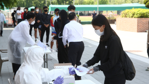 올해들어 52건...'음식점' 집단감염, 4달째 증가 추세