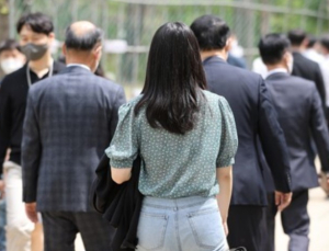 공기업 평균 연봉, 정규직 8156만원·무기계약직 3633만원