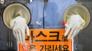 日 코로나19 확진자 2만명 넘어…역대 최고 기록 경신