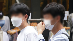 모임 4명·9시 영업제한 풀릴까?