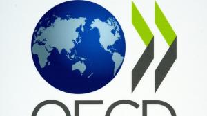 韓, OECD 국민 정부신뢰도 45%