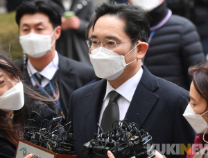  ‘가석방’ 이재용, 쌓인 현안 어떻게 풀까