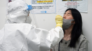 오후 9시까지 코로나19 확진자 10만7923명…'감소세 뚜렷'