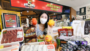 “확진자 2000명대”...집콕 연휴 마트업계 할인전 포문