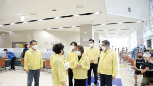 파주시의회, 관내 예방접종센터 및 선별진료소 격려 방문