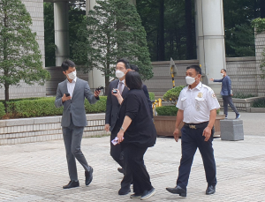 가석방 이후 두 번째 법정 출석하는 이재용 부회장 [영상]
