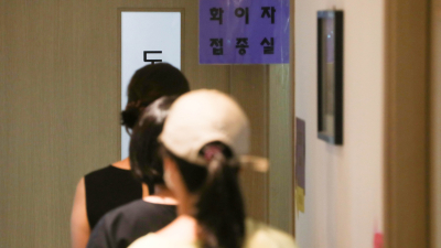 “태아 영향” “조리원 안가”…임신부 방역패스 온도차