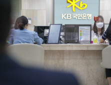 벼랑 끝 내몰린 자영업자···‘한계점 임박’