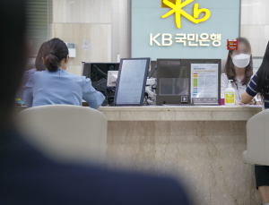 벼랑 끝 내몰린 자영업자···‘한계점 임박’