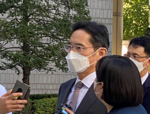 법원에 16번째 출석하는 이재용 