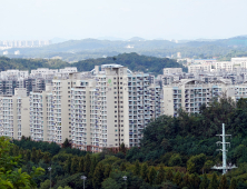 부동산 침체 계속···서울 아파트 매매·전세 동반 하락