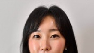 누가 더 힘든가 힘 겨루는 세상