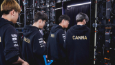 [롤드컵] 한 번의 위기도 없었다! T1, EDG 꺾고 B조 공동 1위