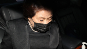 노태우 전 대통령 빈소 찾은 이순자 여사