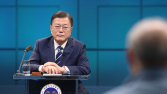 문 대통령 “남은 임기 6개월<br>긴장 놓지 않을 것”