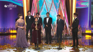 ‘모가디슈’, 청룡의 별 됐다… 작품상·감독상·남우조연상 등 5관왕