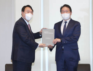 최태원, 尹에 “미래 투자·낡은 제도개선” 제언